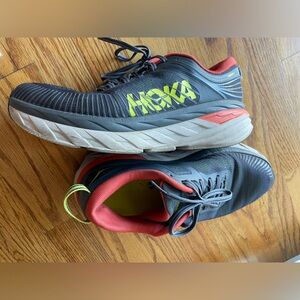 Hoka Bondi 7 Men’s Gray GUC size 9